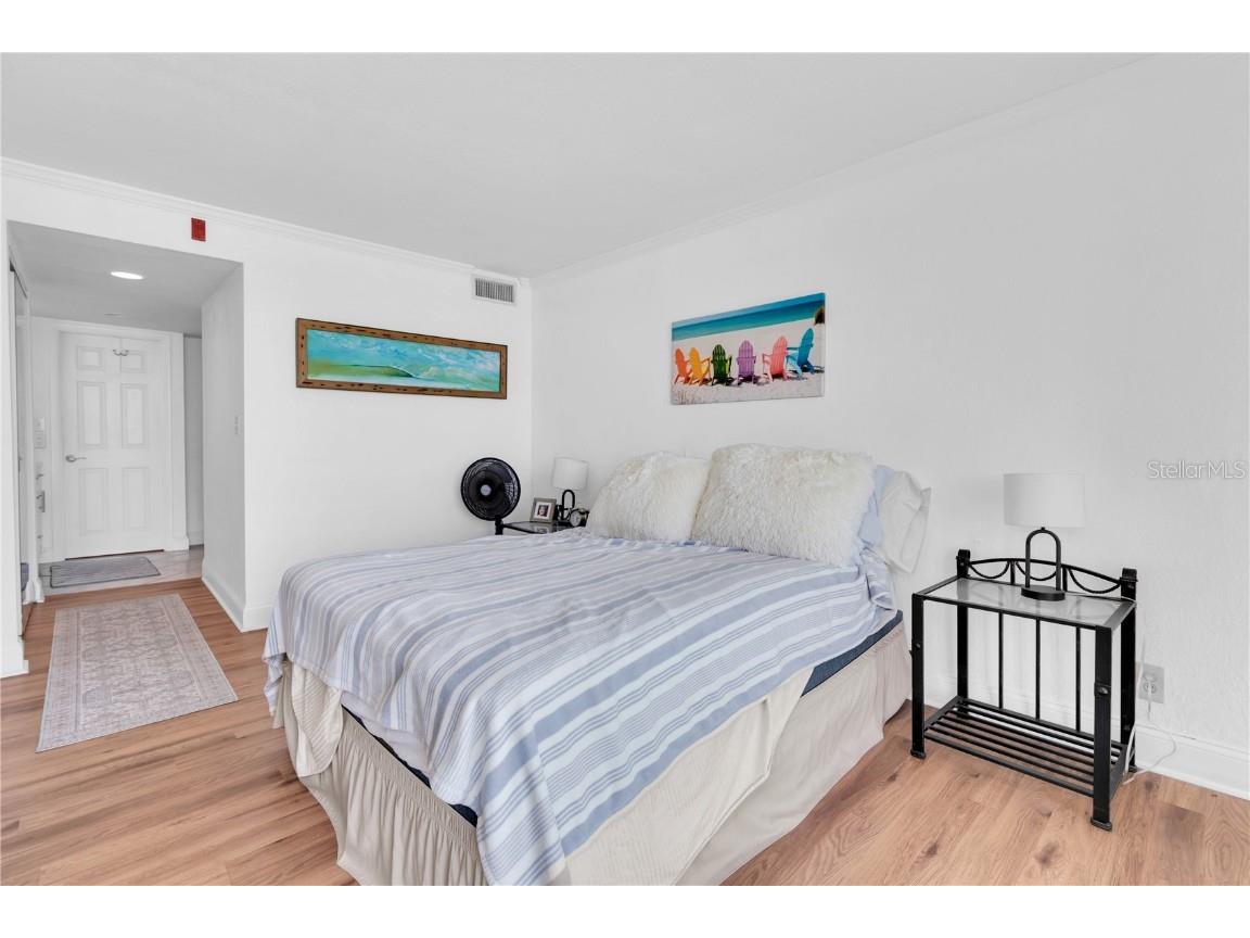 1 Key Capri #303E Treasure Island FL 33706 TB8380378 image17