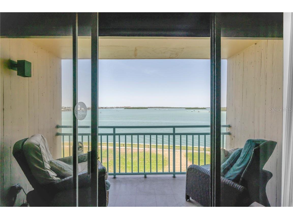 1 Key Capri #303E Treasure Island FL 33706 TB8380378 image4