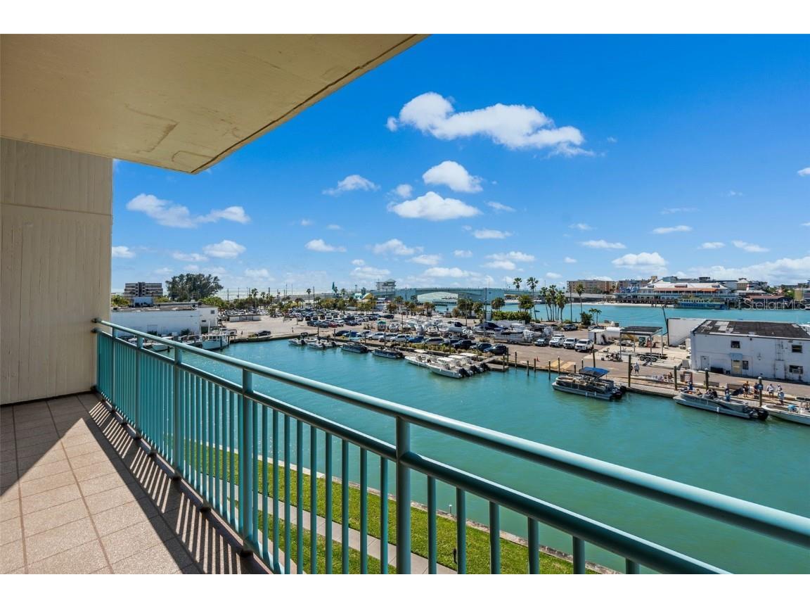 1 Key Capri #405W Treasure Island FL 33706 - JOHNS PASS BOCA CIEGA BAY U8236619 image1