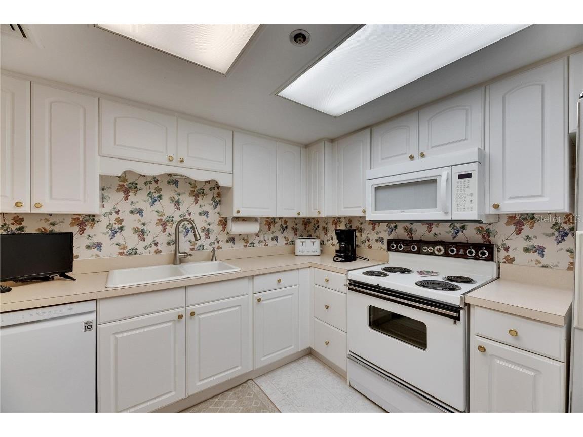 1 Key Capri #604W Treasure Island FL 33706 TB8358146 image17