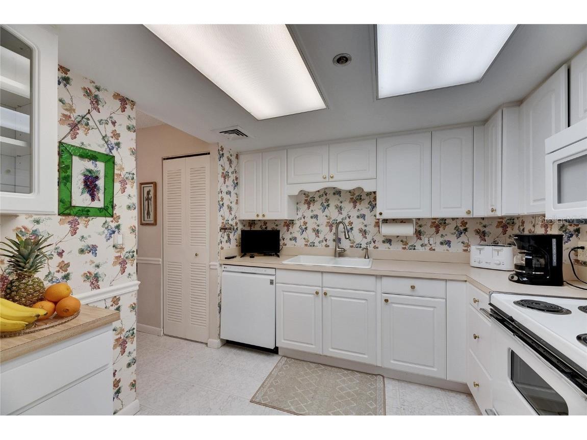 1 Key Capri #604W Treasure Island FL 33706 TB8358146 image19