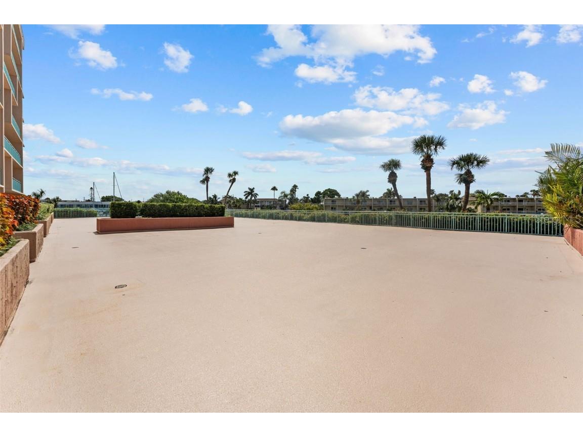 1 Key Capri #611E Treasure Island FL 33706 TB8420788 image40