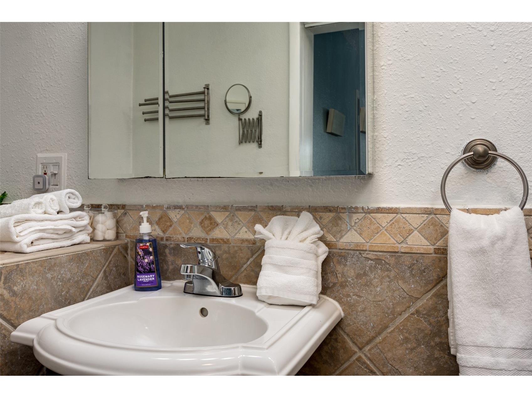 1 Maplewood Avenue Clearwater FL 33765 TB8498771 image38