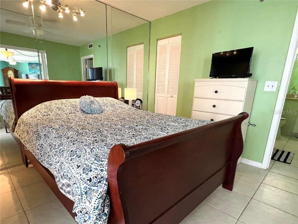 1 Oceans West Boulevard #15B4 Daytona Beach FL 32118 V4945316 image8