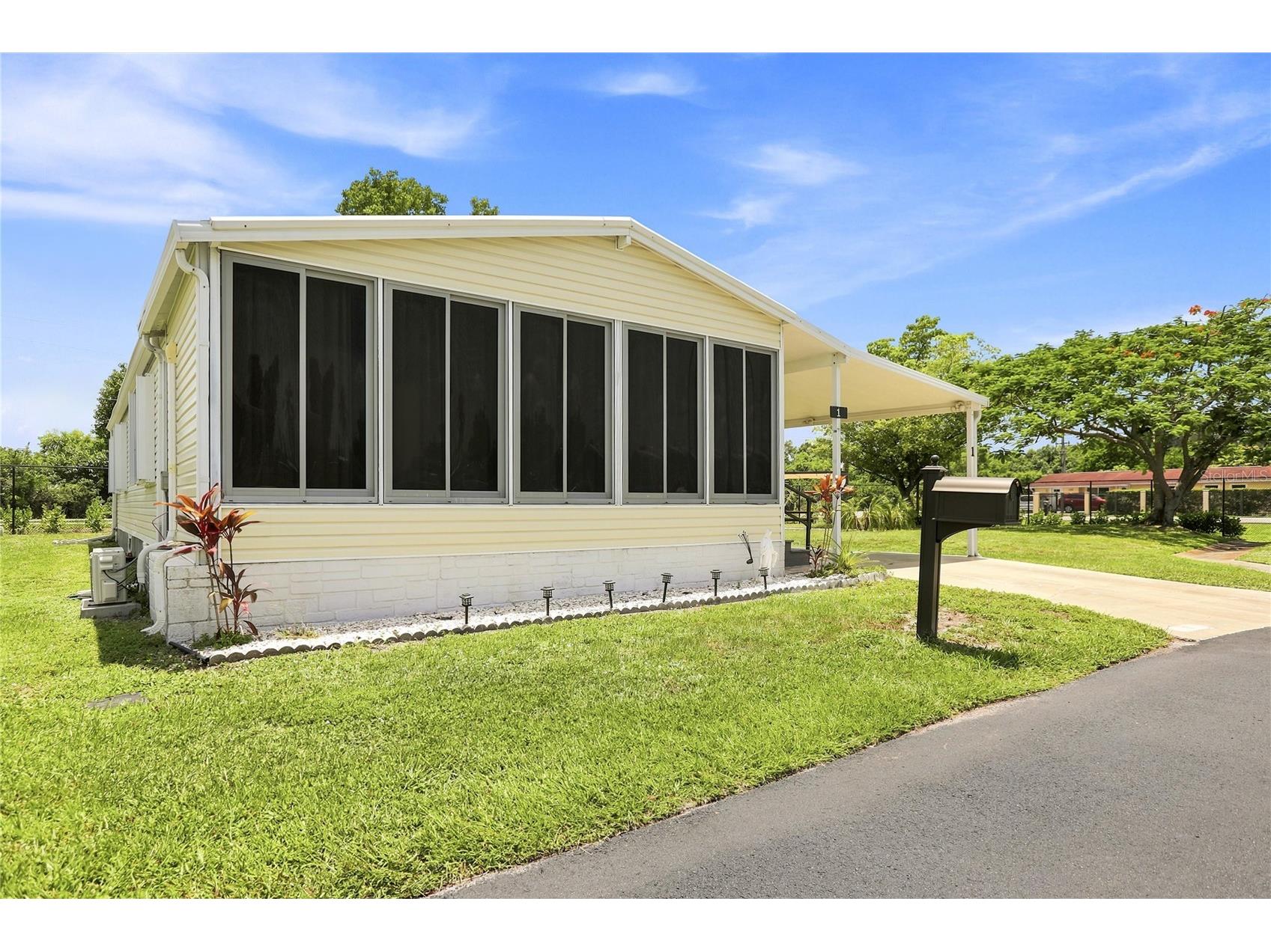 1 Poinsettia Drive Fort Myers FL 33905 C7527019 image4
