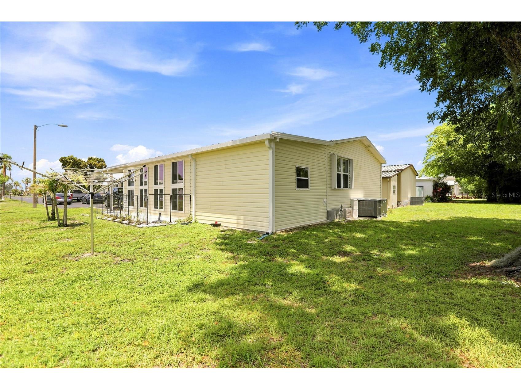 1 Poinsettia Drive Fort Myers FL 33905 C7527019 image5