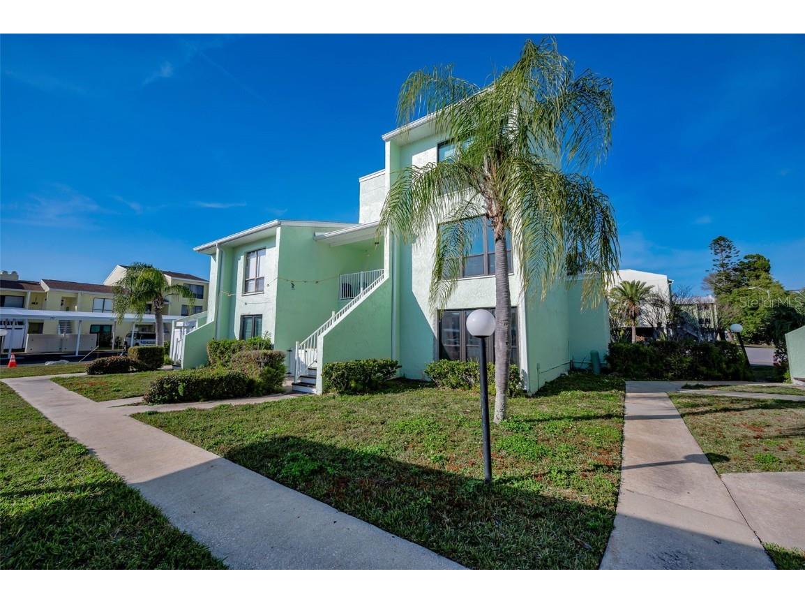 1 Windrush Boulevard #31 Indian Rocks Beach FL 33785 - INTRACOASTAL WATERWAY TB8462244 image4