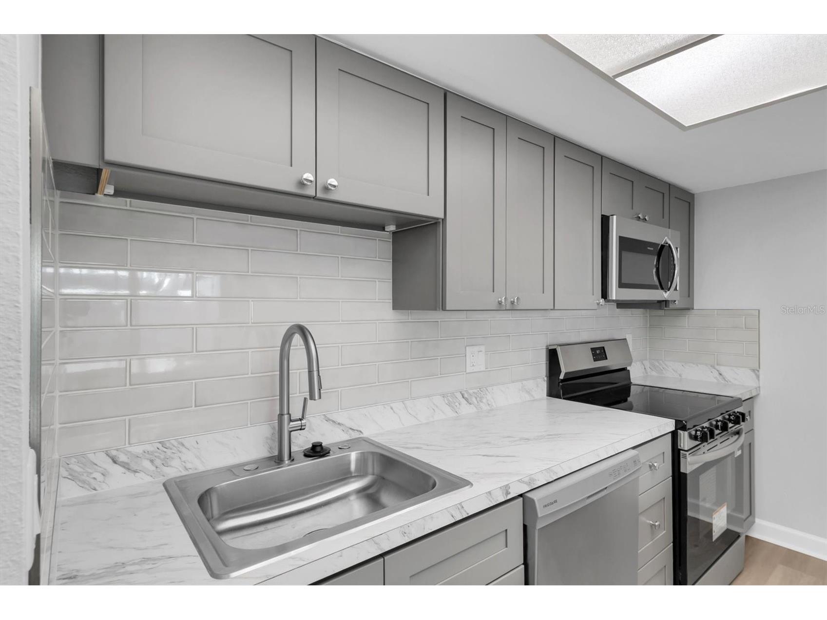 1 Windrush Boulevard #87 Indian Rocks Beach FL 33785 - INTRACOASTAL WATERWAY TB8468004 image10