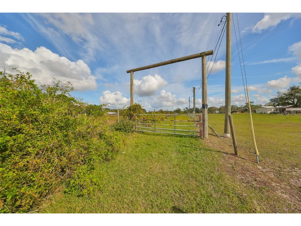 1 Wimauma Carlton Lake Road Wimauma FL 33598 W7871864 image1