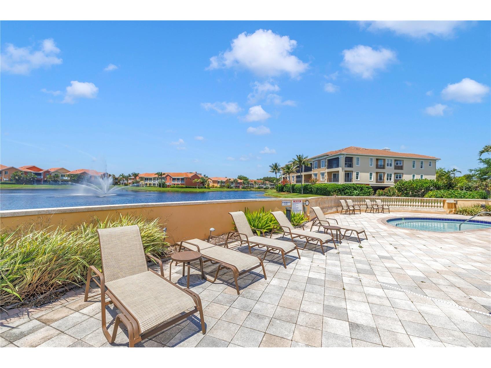 10 Franklin Court S #63D Saint Petersburg FL 33711 TB8507251 image2