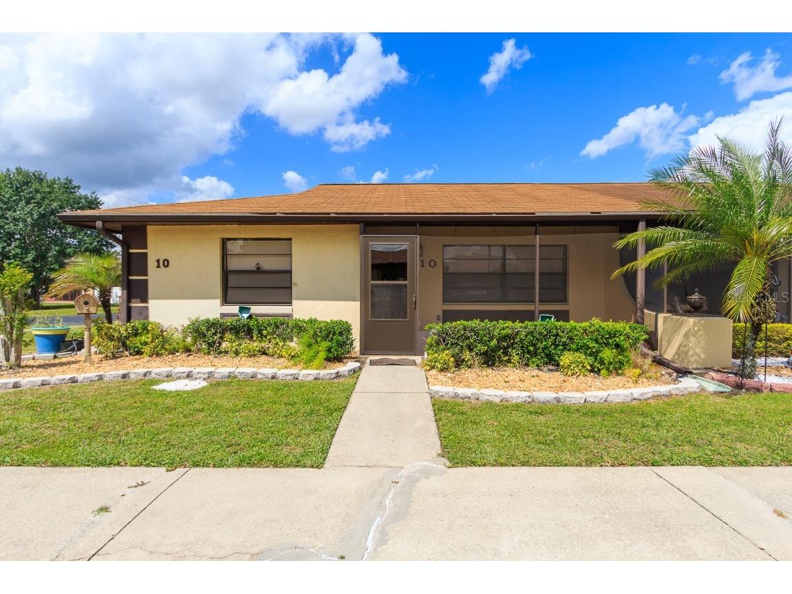 10 Kendra Court Winter Haven FL 33880 P4925524 image1