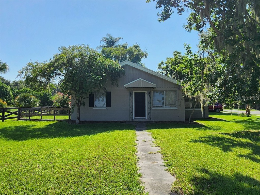 10 N Trowell Avenue Umatilla FL 32784 G5099727 image1
