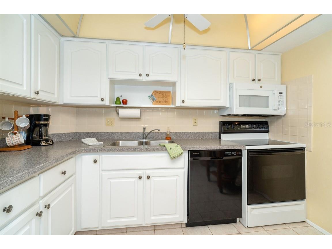 10 Quails Run Boulevard #12 Englewood FL 34223 D6139821 image12