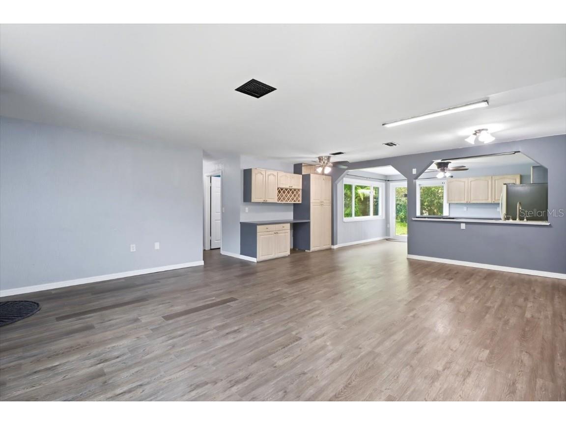 10 S Barbour Street Beverly Hills FL 34465 OM709876 image7