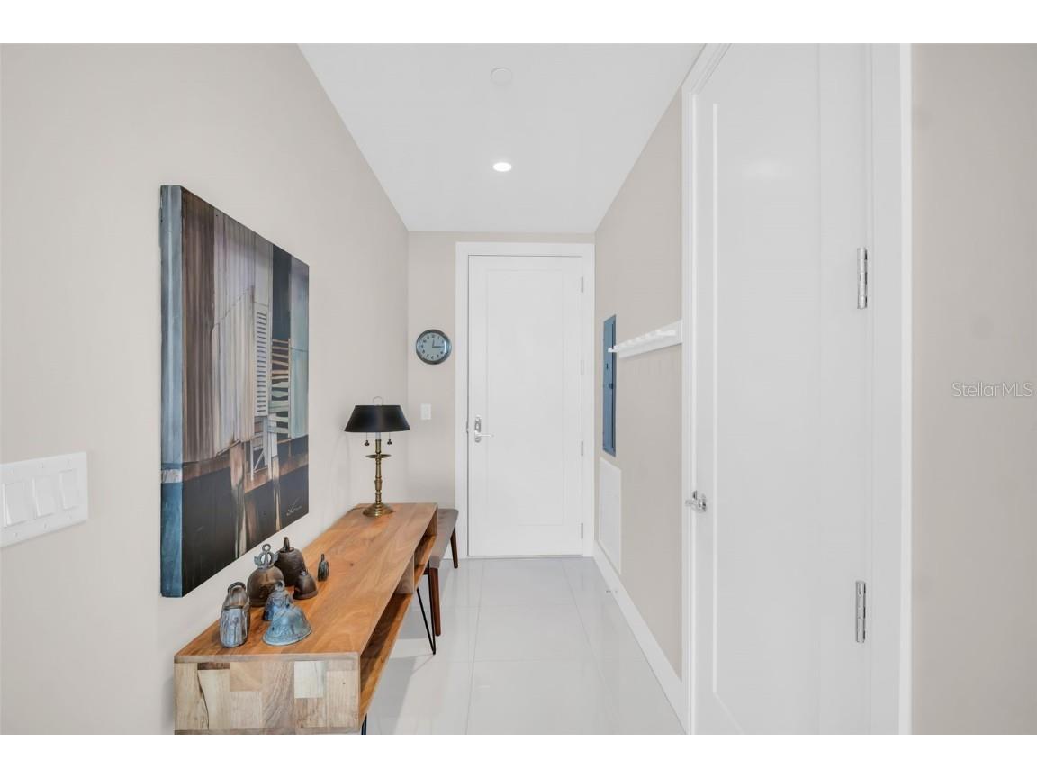 100 1st Avenue N #1706 Saint Petersburg FL 33701 TB8447075 image3