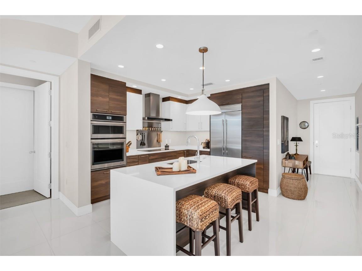 100 1st Avenue N #1706 Saint Petersburg FL 33701 TB8447075 image6