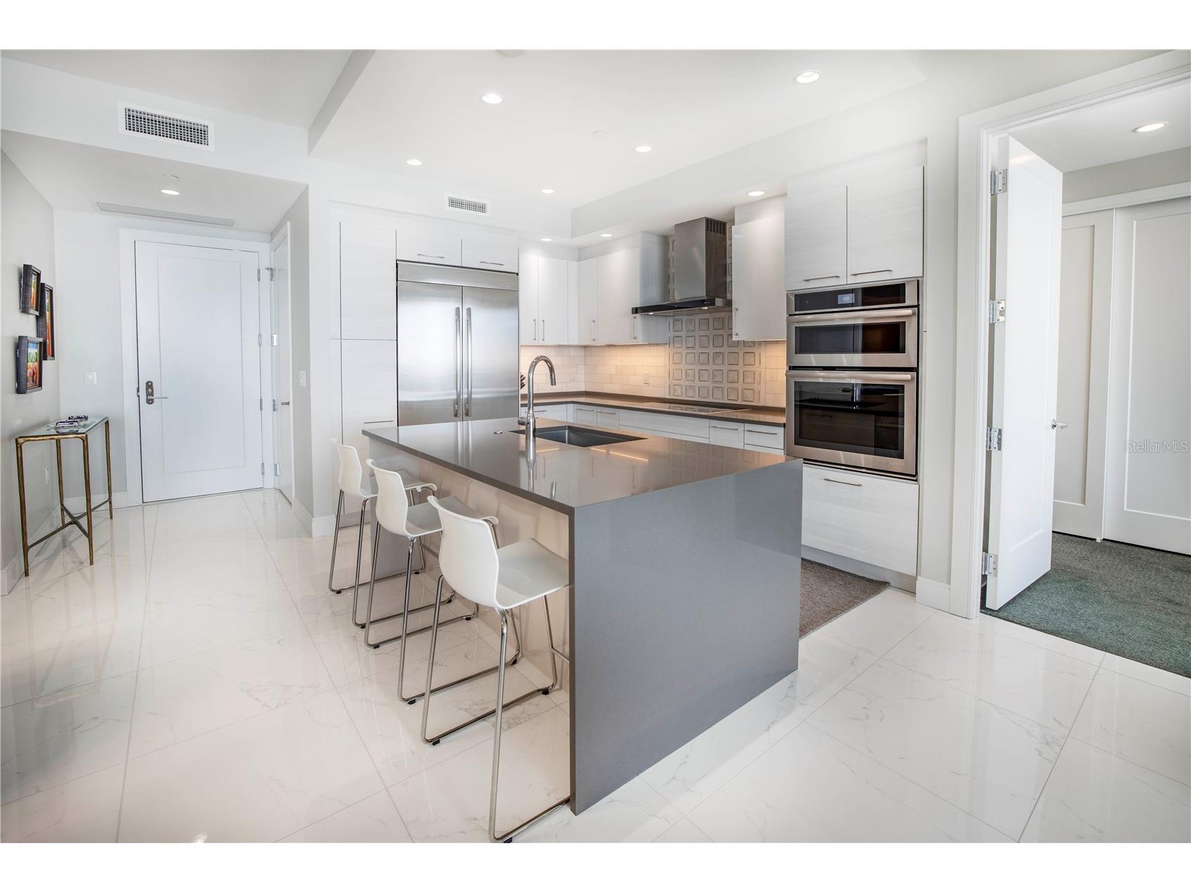 100 1st Avenue N #1804 Saint Petersburg FL 33701 TB8448841 image10