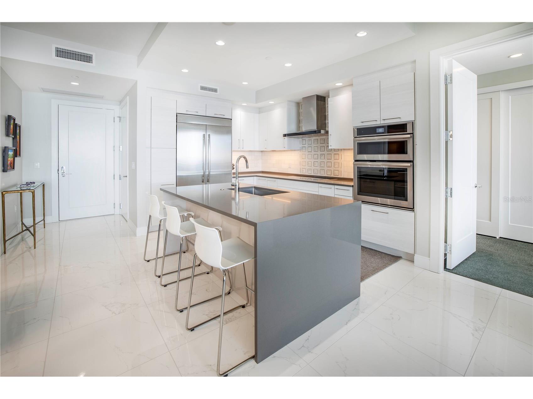 100 1st Avenue N #1804 Saint Petersburg FL 33701 TB8448841 image9