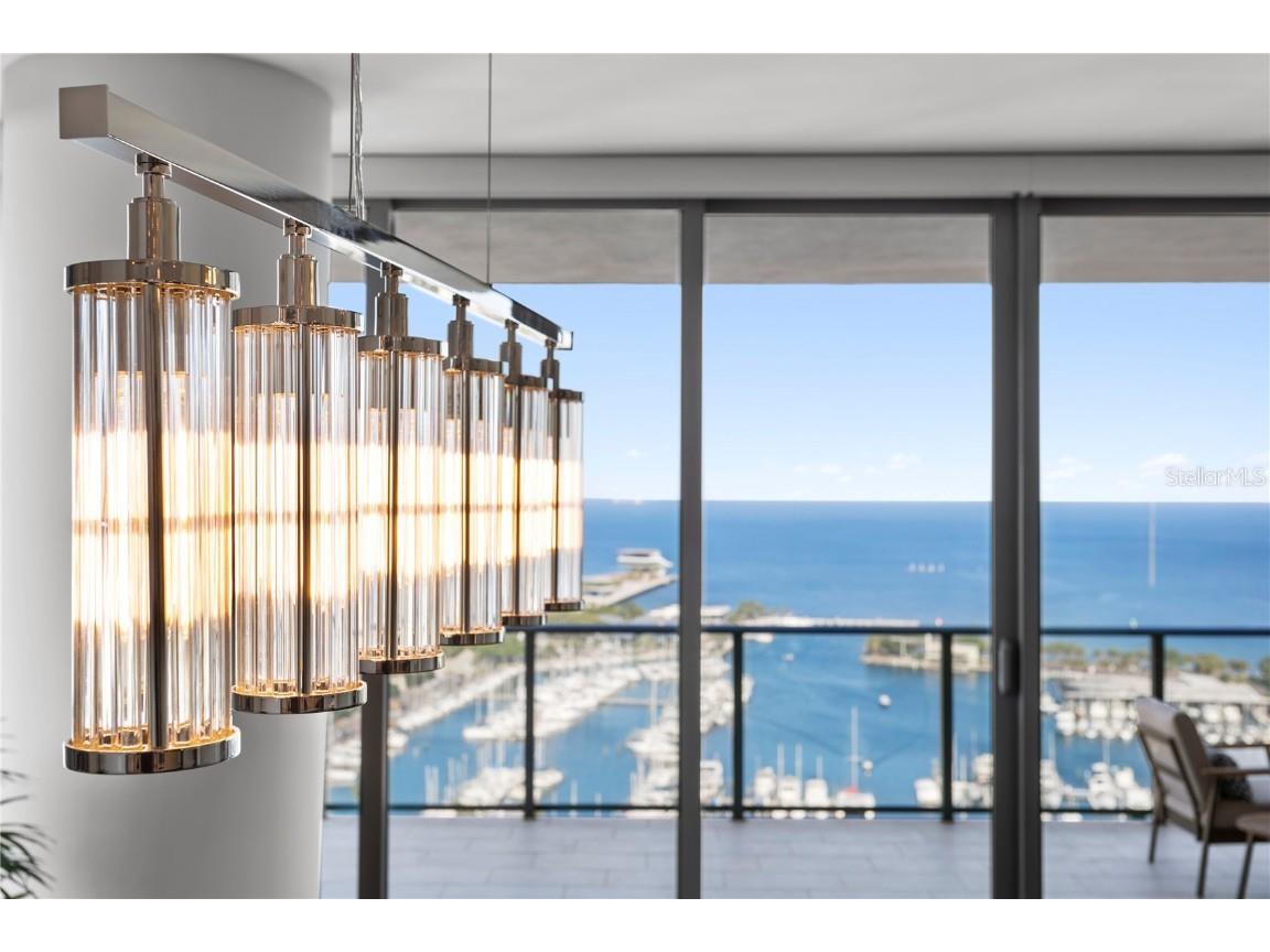 100 1st Avenue N #2305 Saint Petersburg FL 33701 - TAMPA BAY U8195096 image1