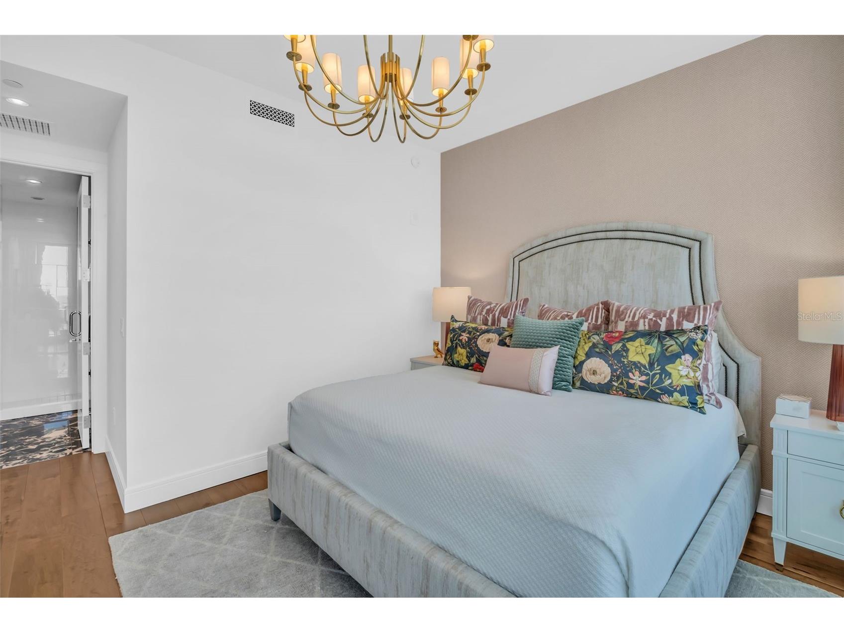 100 1st Avenue N #3001 Saint Petersburg FL 33701 - TAMPA BAY TB8435975 image32