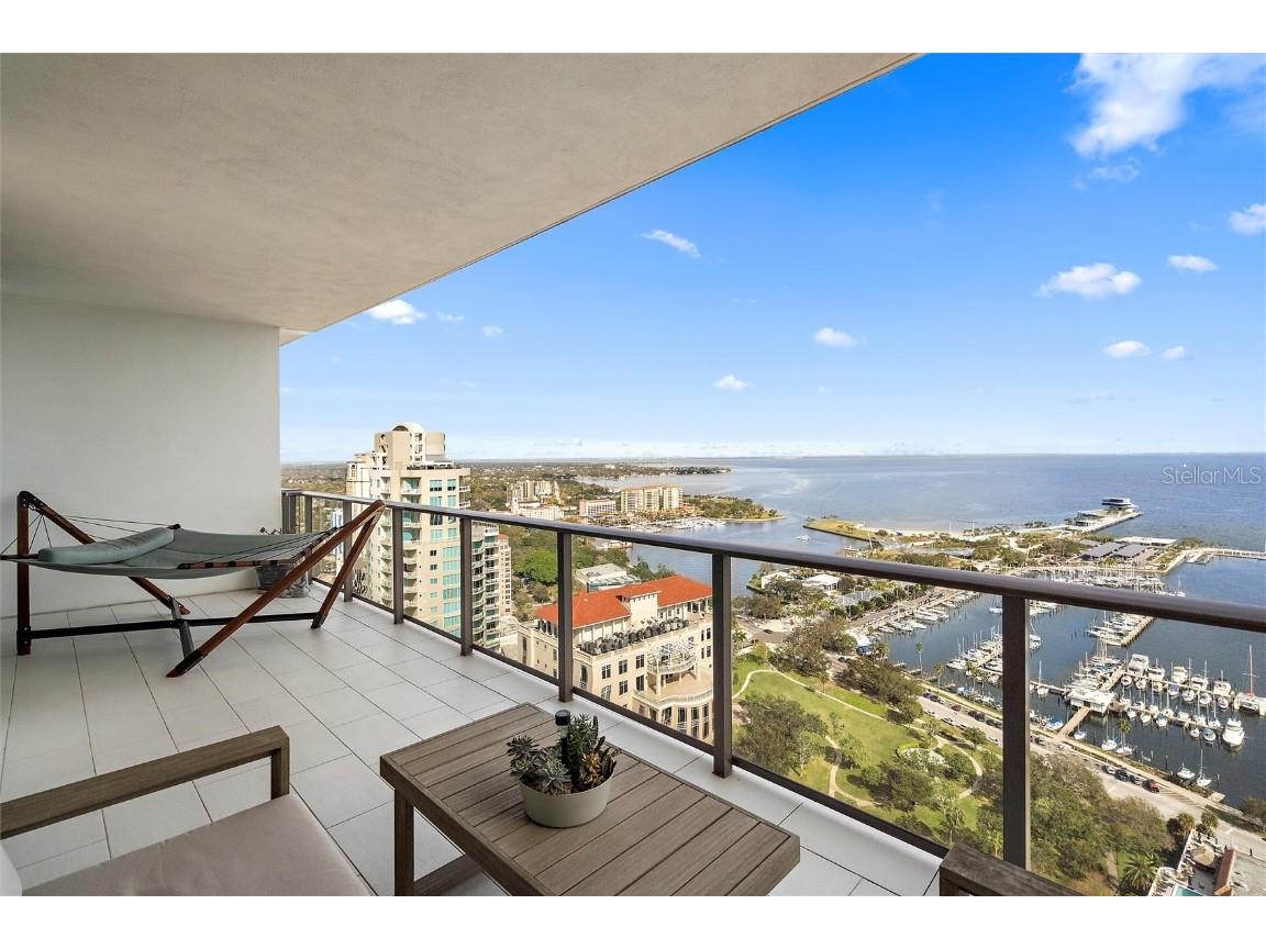 100 1st Avenue N #3104 Saint Petersburg FL 33701 - TAMPA BAY U8188572 image1