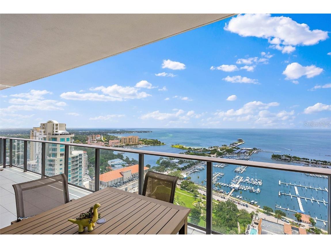 100 1st Avenue N #3204 Saint Petersburg FL 33701 - TAMPA BAY U8204750 image1