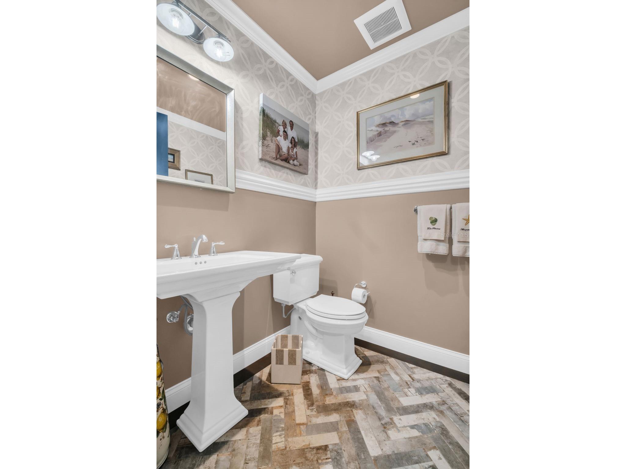 100 1st Avenue N #3404 Saint Petersburg FL 33701 TB8478222 image46