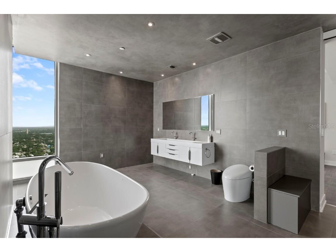 100 1st Avenue N #3905 Saint Petersburg FL 33701 - TAMPA BAY TB8397577 image43