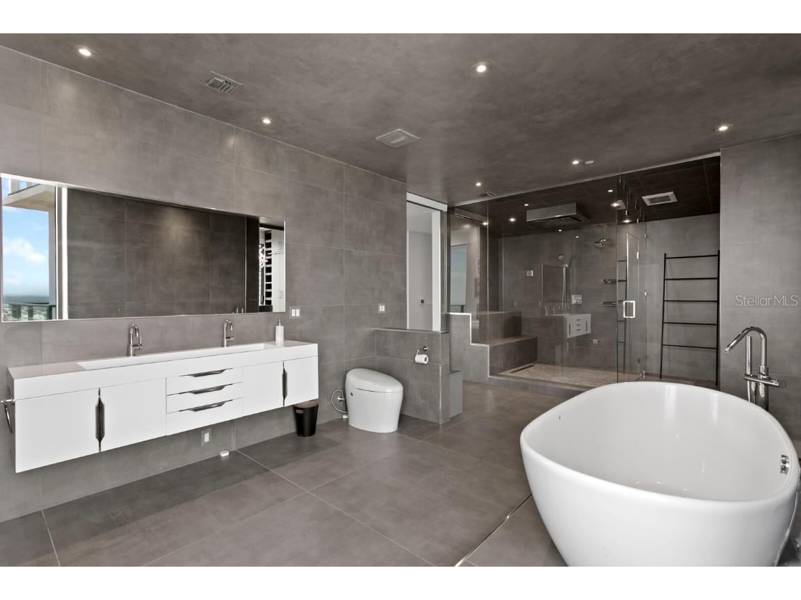 100 1st Avenue N #3905 Saint Petersburg FL 33701 - TAMPA BAY TB8397577 image44