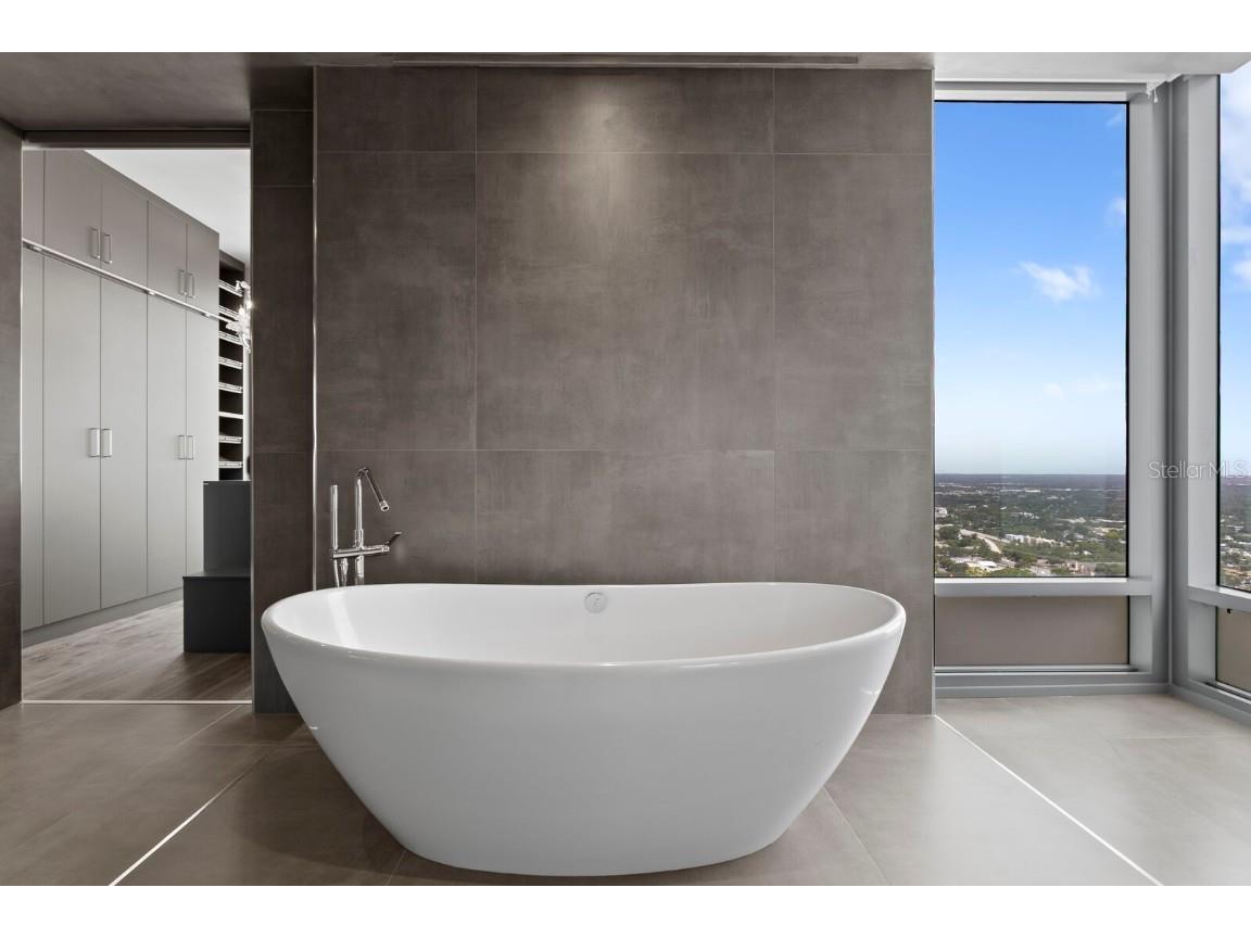 100 1st Avenue N #3905 Saint Petersburg FL 33701 - TAMPA BAY TB8397577 image45