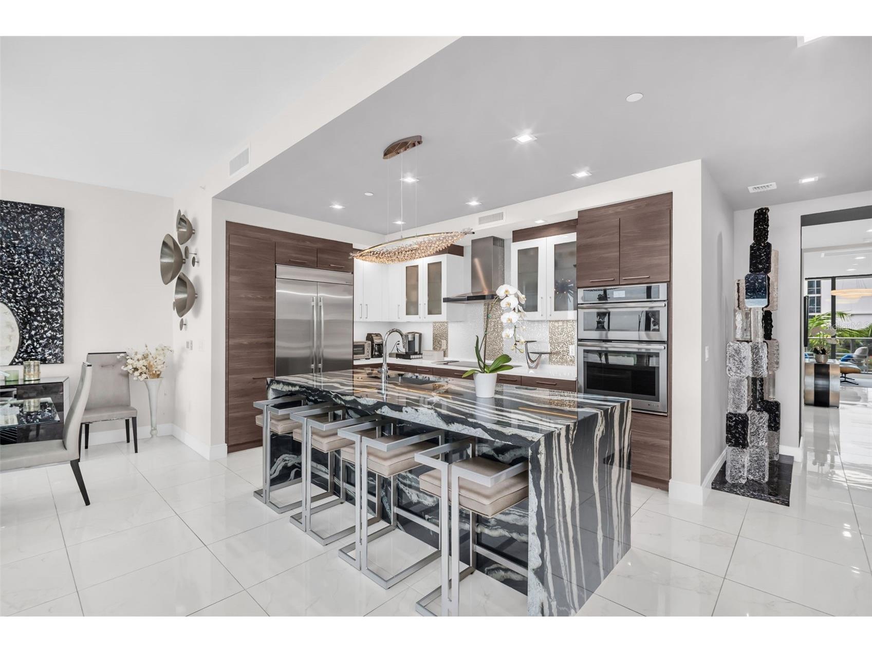 100 1st Avenue N #901 Saint Petersburg FL 33701 TB8462759 image3