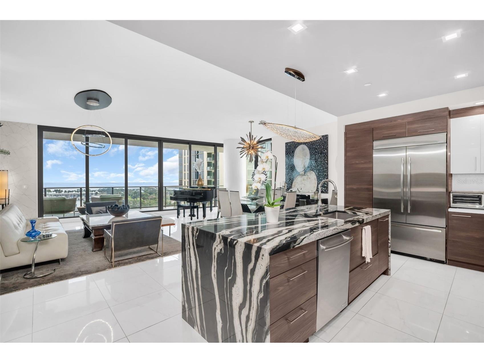 100 1st Avenue N #901 Saint Petersburg FL 33701 TB8462759 image4