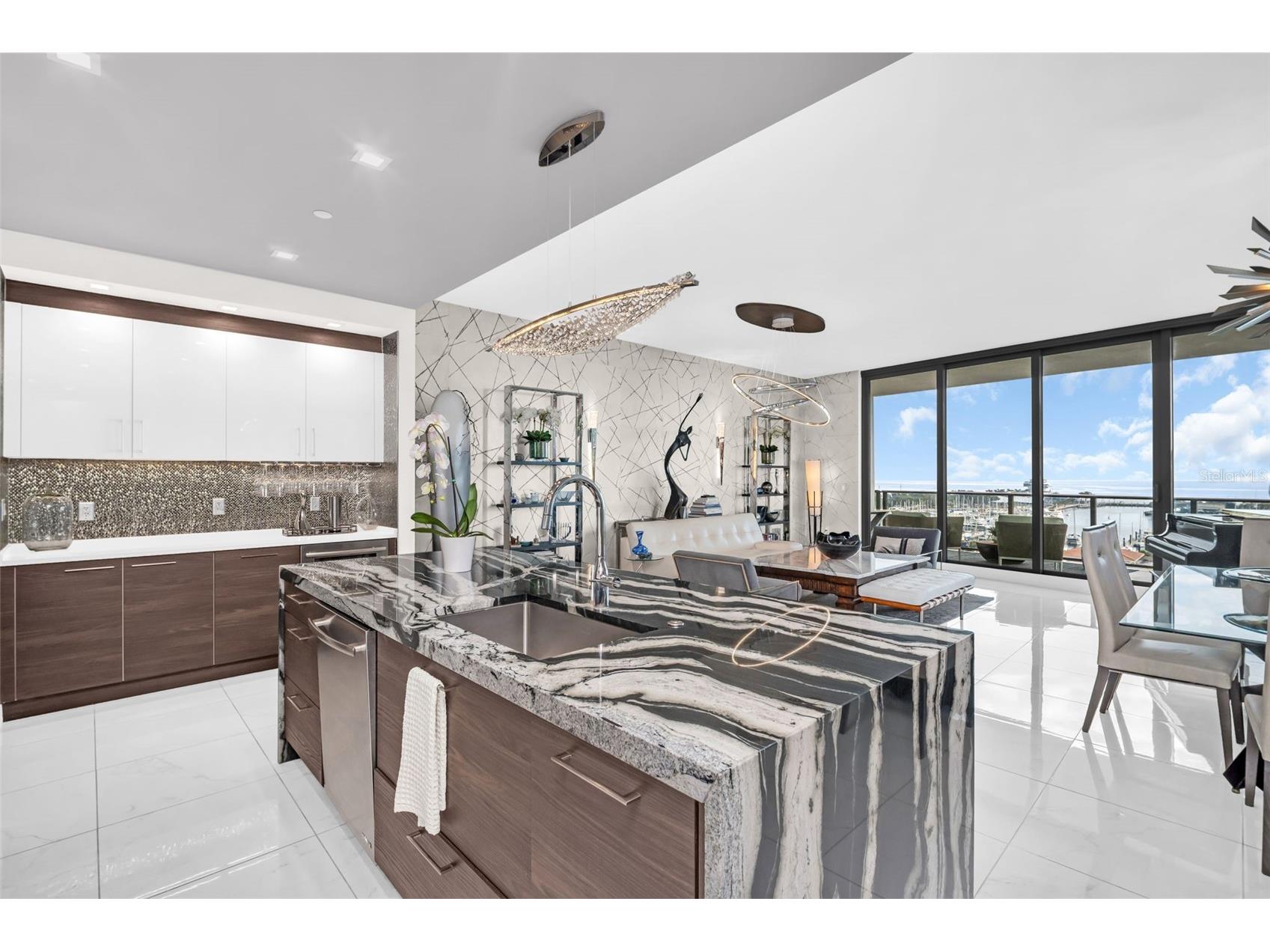 100 1st Avenue N #901 Saint Petersburg FL 33701 TB8462759 image5