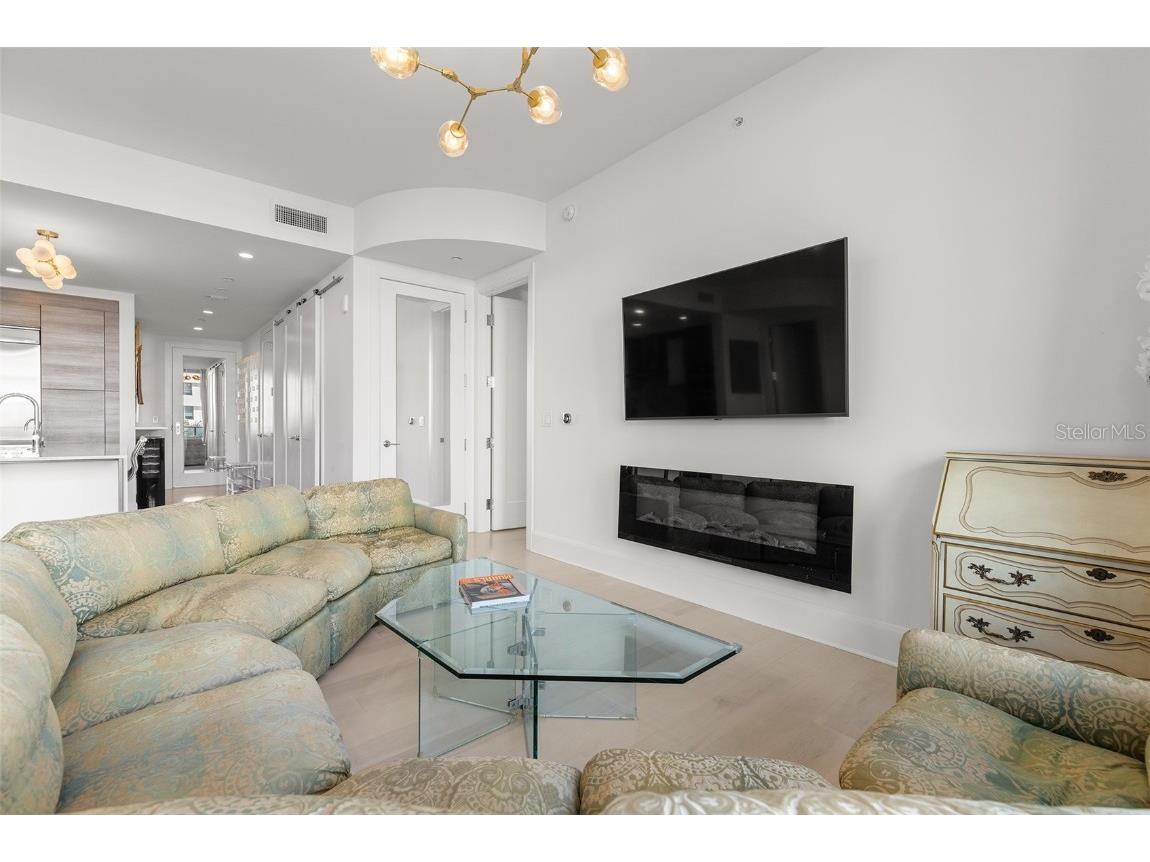 100 1st Avenue N #906 Saint Petersburg FL 33701 TB8429914 image9