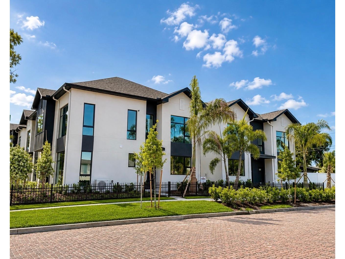 100 36th Street N #1C Saint Petersburg FL 33713 TB8509168 image1