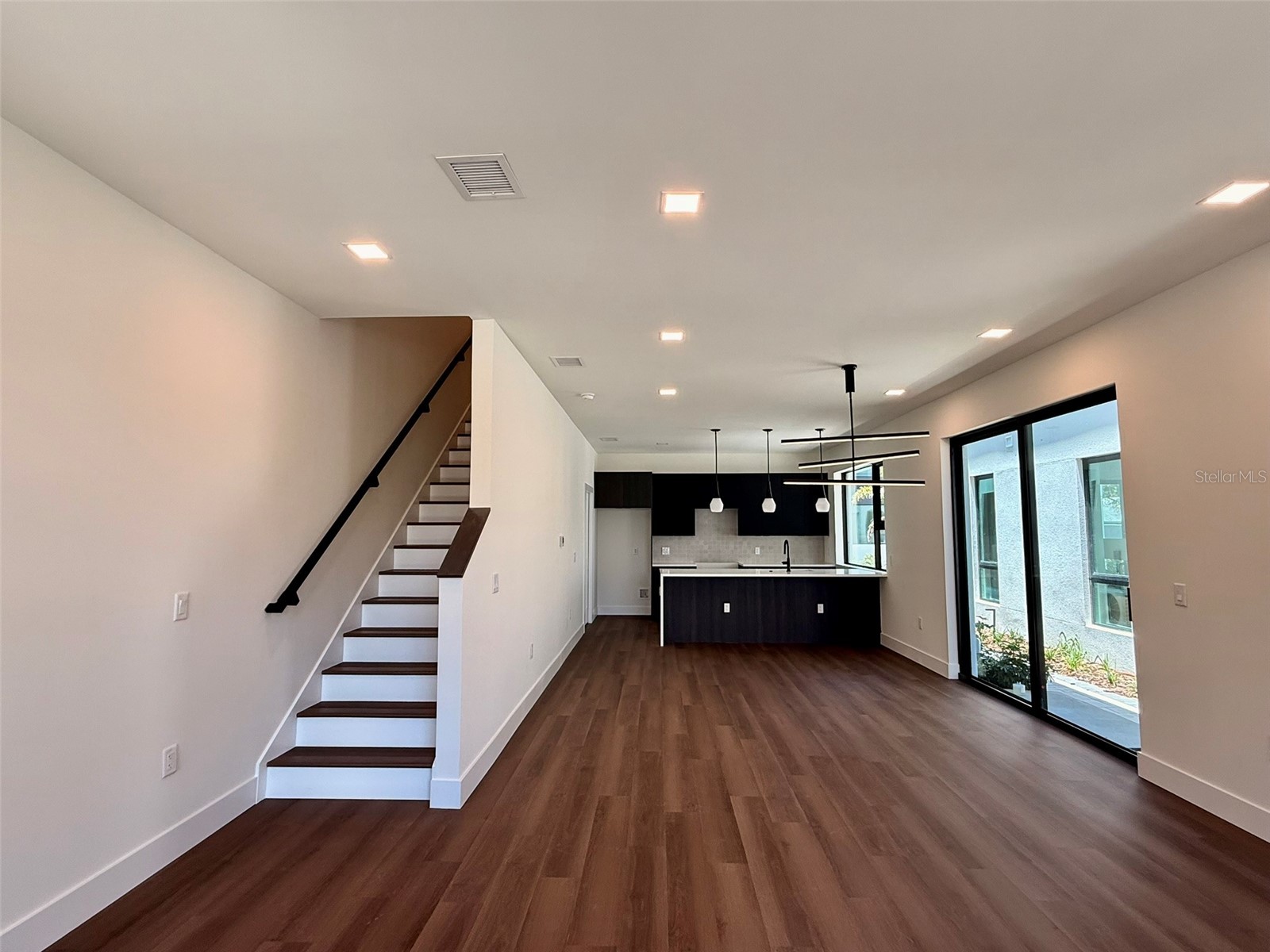100 36th Street N #1C Saint Petersburg FL 33713 TB8509168 image3