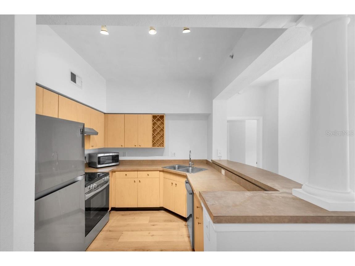 100 4th Avenue S #223 Saint Petersburg FL 33701 TB8432007 image14