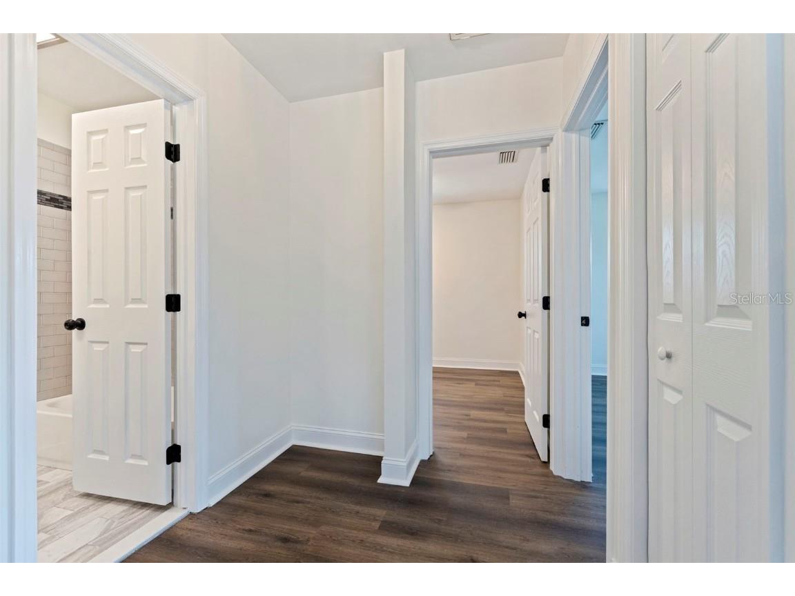 100 82nd Avenue N Saint Petersburg FL 33702 TB8443624 image18