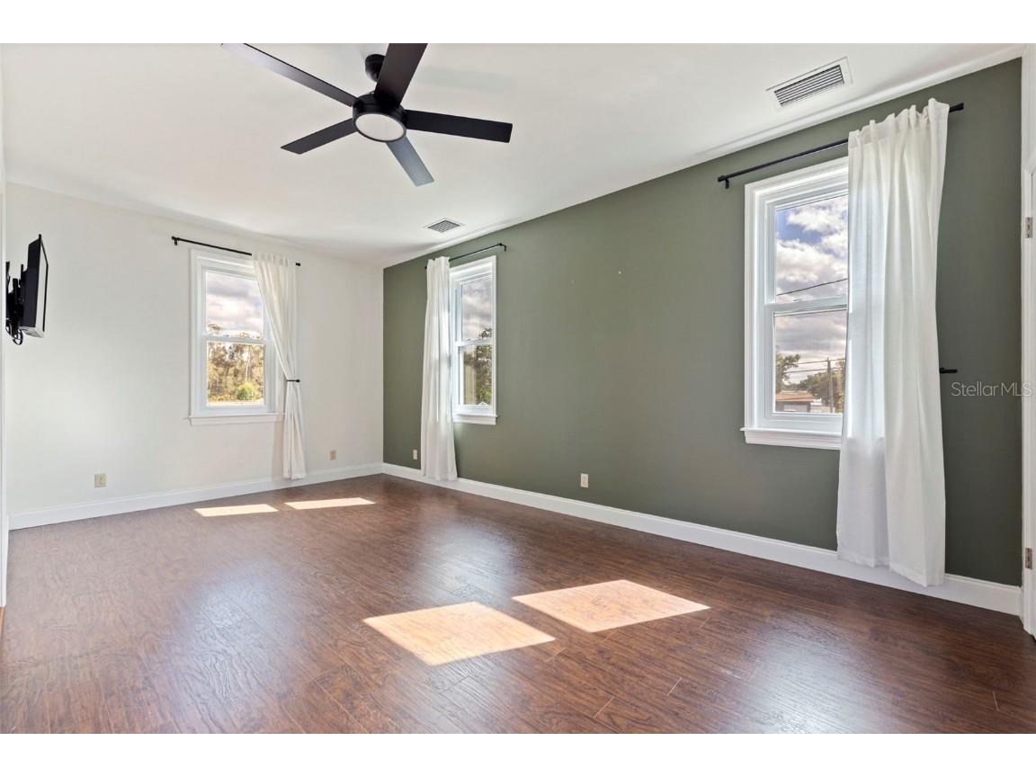 100 82nd Avenue N Saint Petersburg FL 33702 TB8443624 image38