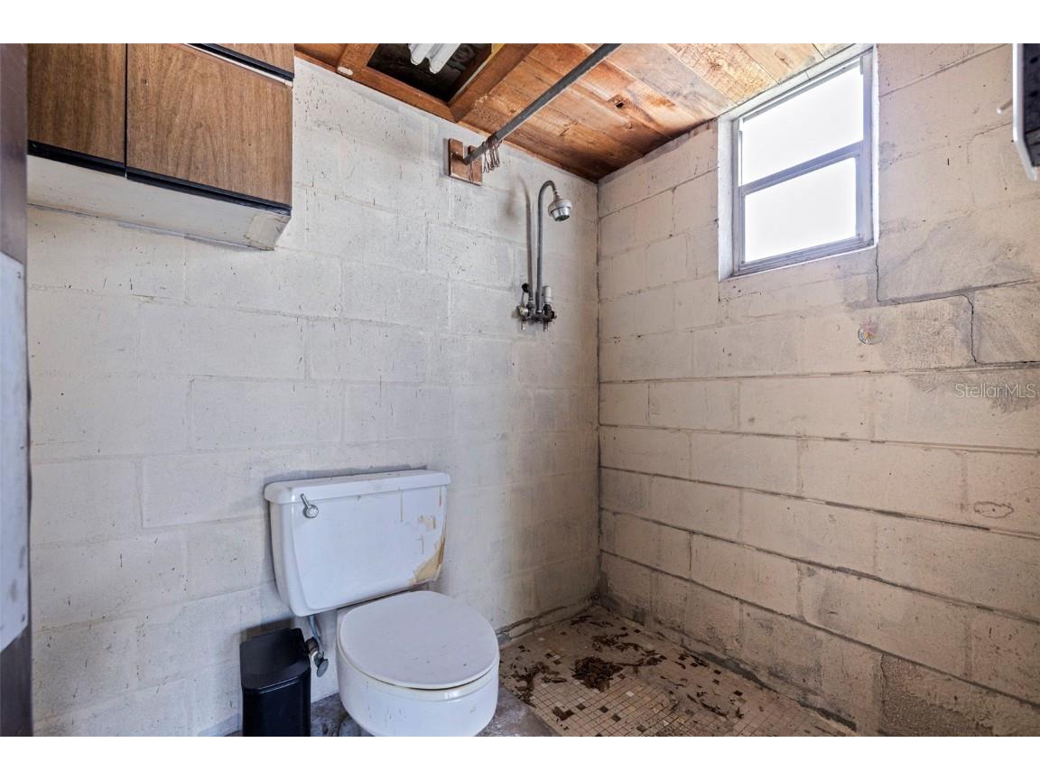 100 82nd Avenue N Saint Petersburg FL 33702 TB8443624 image49