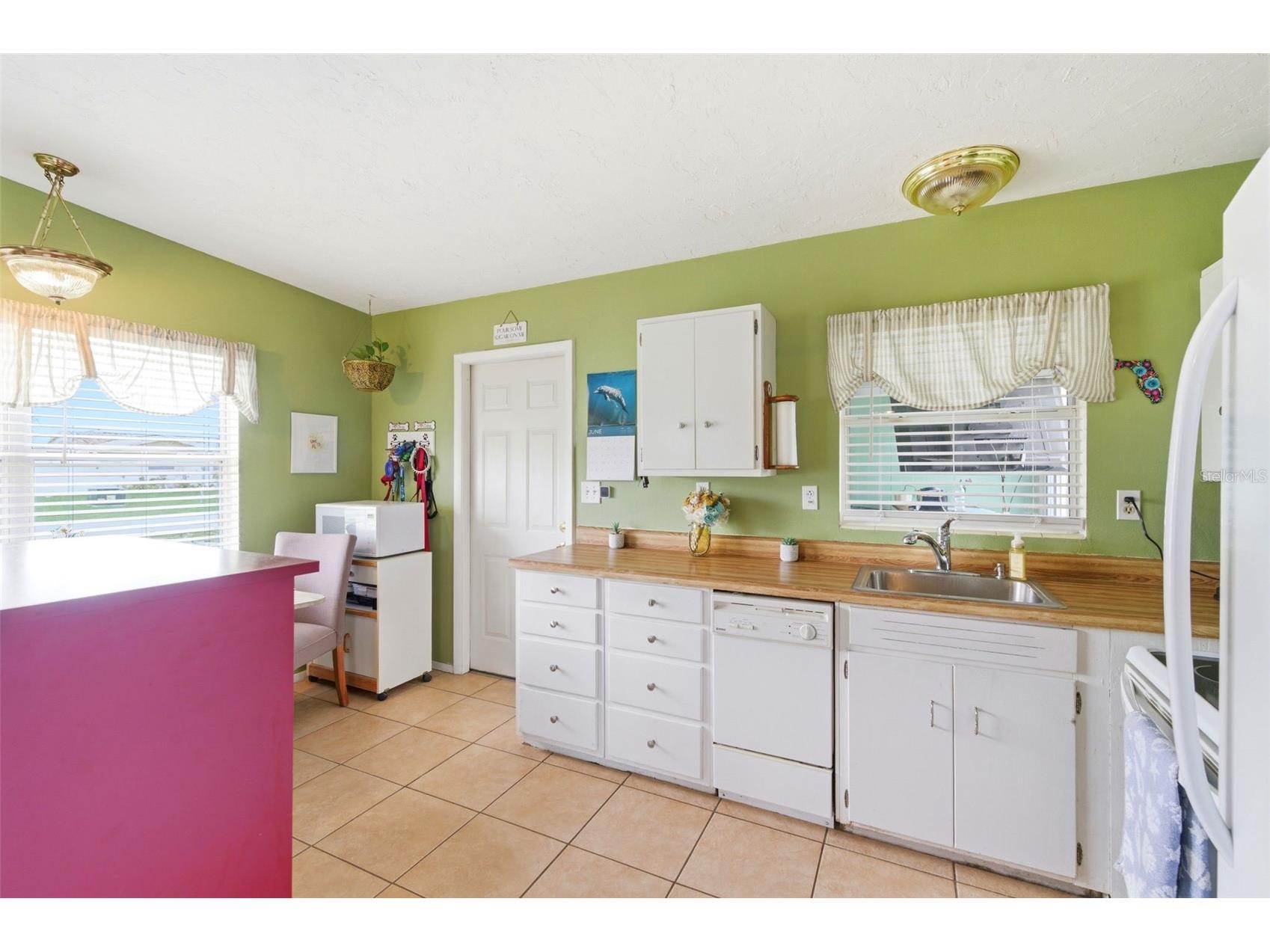 100 Avery Avenue Crystal Beach FL 34681 TB8513449 image16
