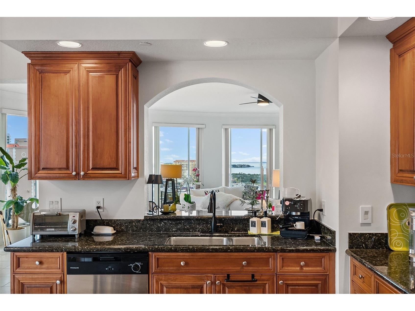 100 Beach Drive NE #1501 Saint Petersburg FL 33701 TB8481559 image10