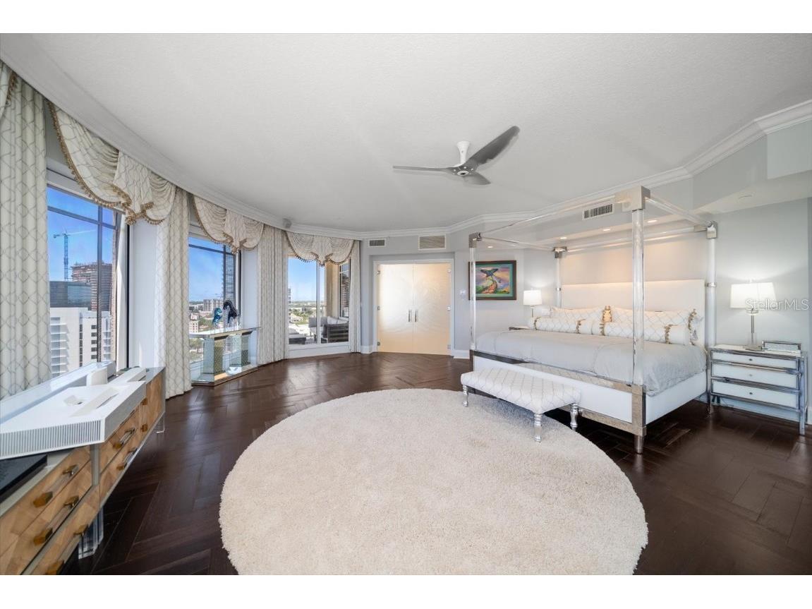 100 Beach Drive NE #1900 Saint Petersburg FL 33701 - TAMPA BAY U8243966 image42