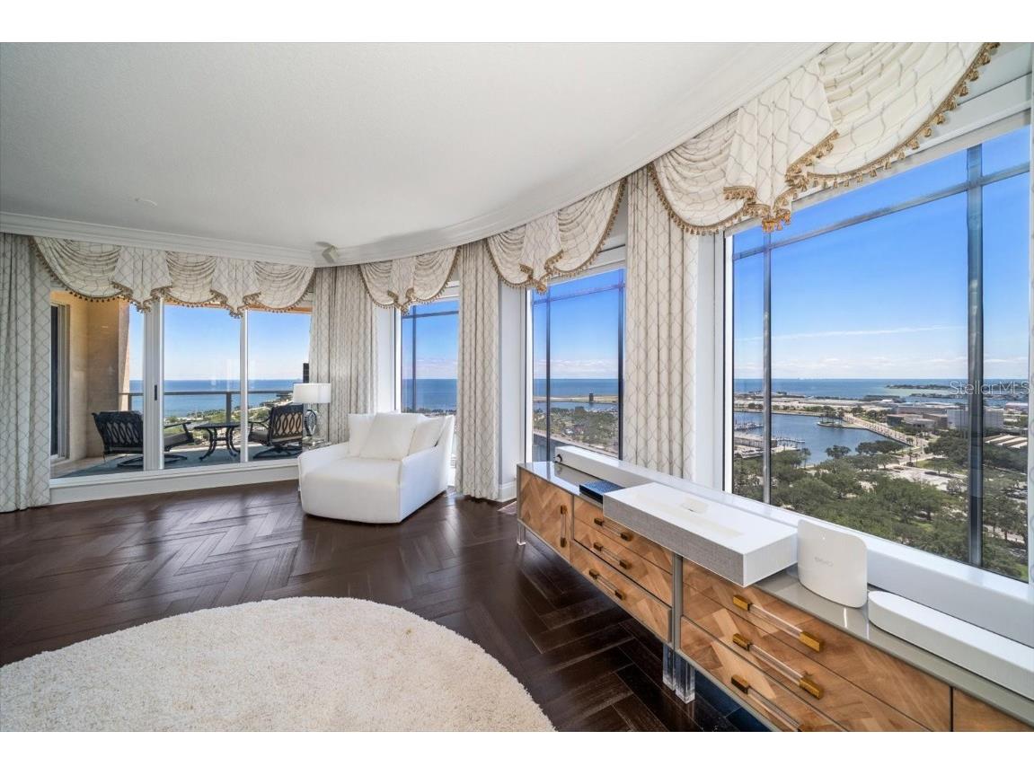 100 Beach Drive NE #1900 Saint Petersburg FL 33701 - TAMPA BAY U8243966 image43