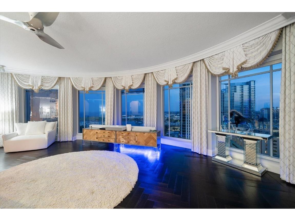 100 Beach Drive NE #1900 Saint Petersburg FL 33701 - TAMPA BAY U8243966 image46