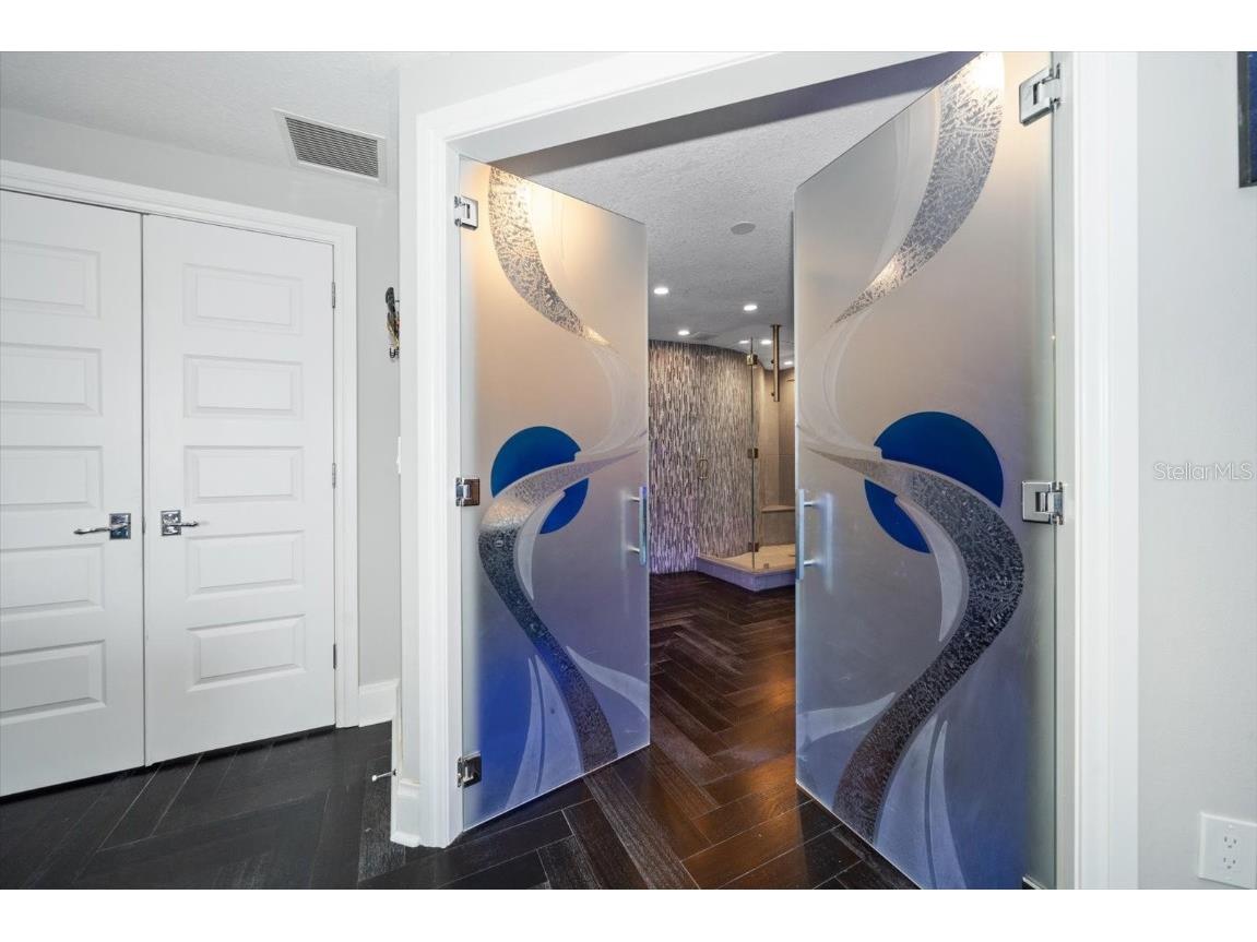 100 Beach Drive NE #1900 Saint Petersburg FL 33701 - TAMPA BAY U8243966 image48