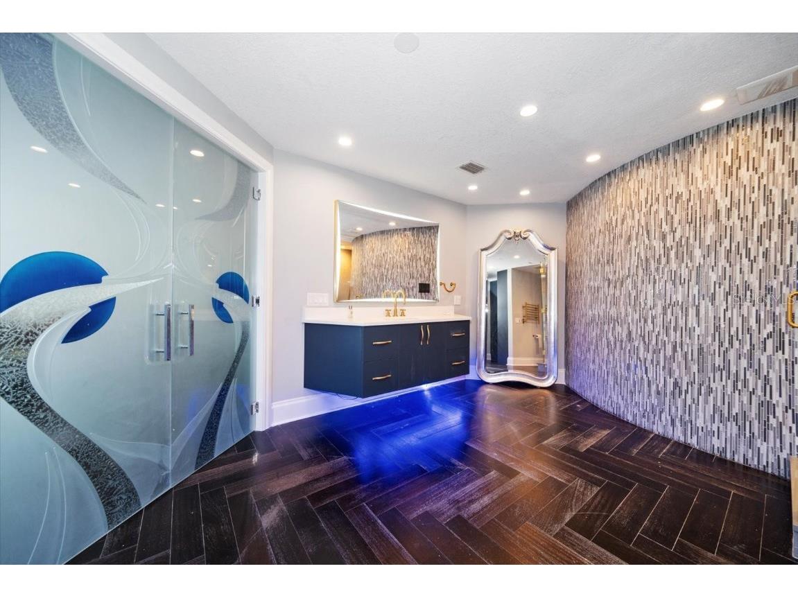 100 Beach Drive NE #1900 Saint Petersburg FL 33701 - TAMPA BAY U8243966 image79