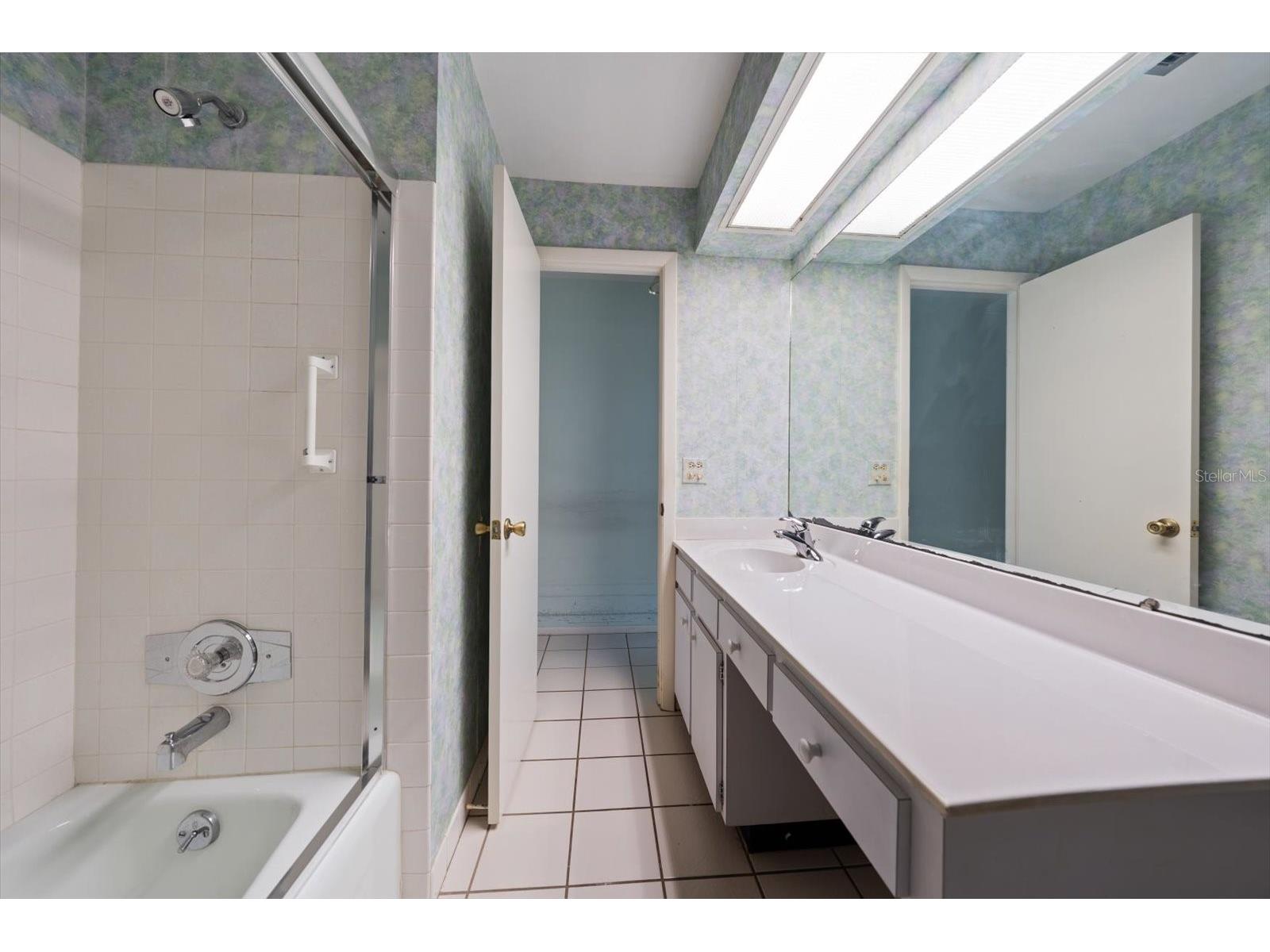 100 Bluff View Drive #114A Belleair Bluffs FL 33770 TB8482710 image29