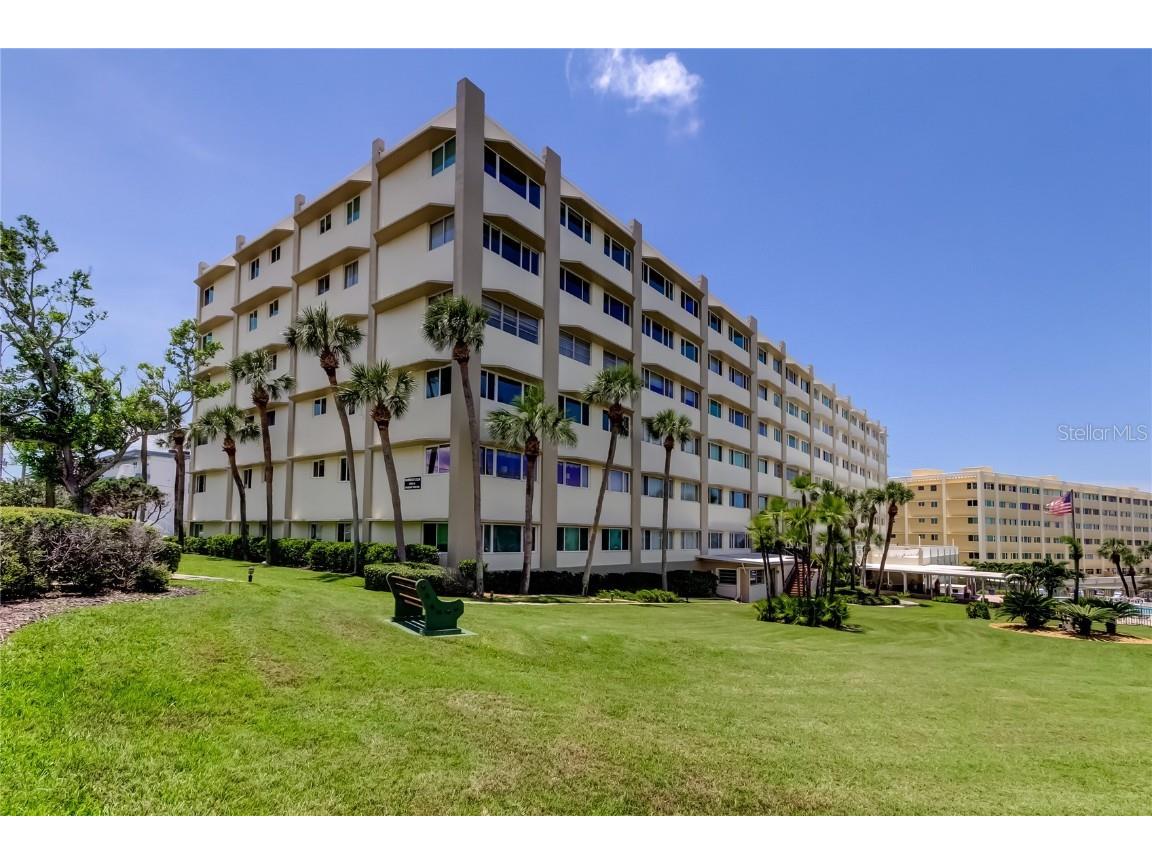100 Bluff View Drive #208A Belleair Bluffs FL 33770 TB8407689 image1