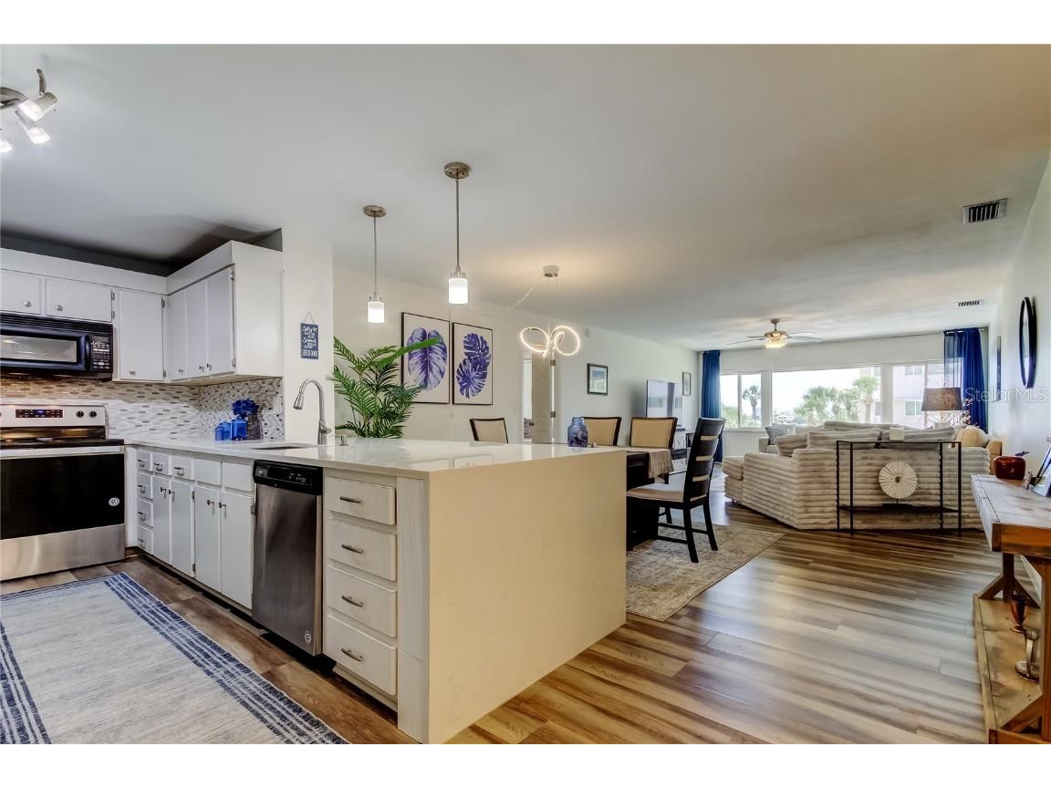 100 Bluff View Drive #208A Belleair Bluffs FL 33770 TB8407689 image5